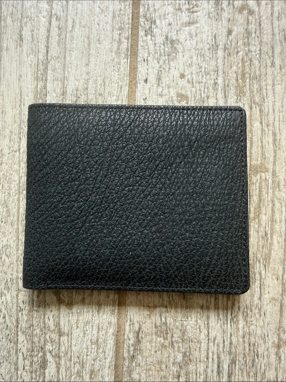 Ecru Black Leather Bi-Fold Card Holder
